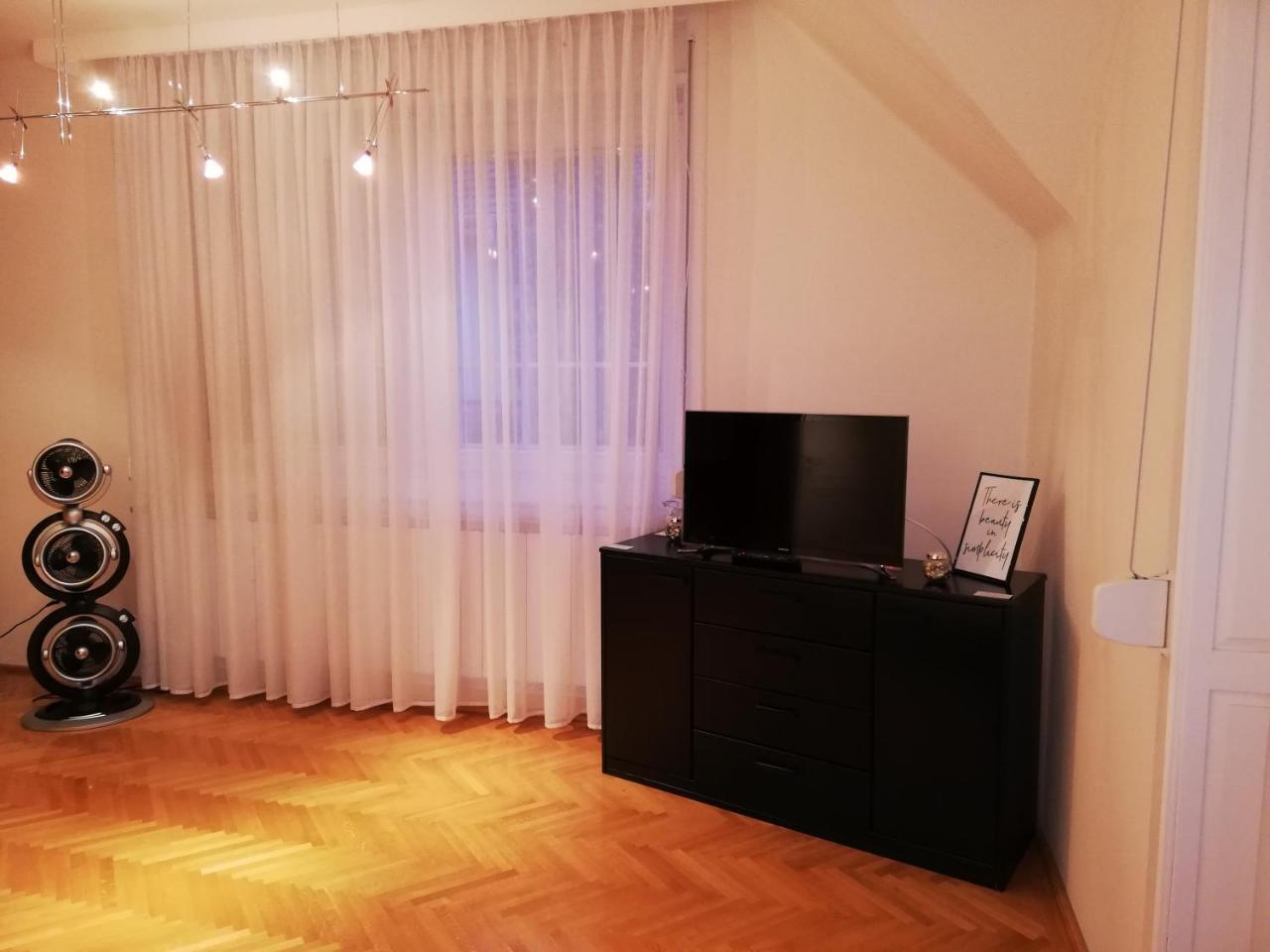 Pero Panzio Bed and Breakfast Debrecen Eksteriør billede
